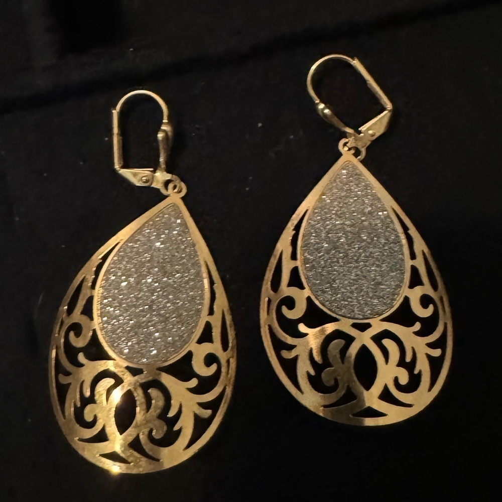 Sparkly dangle earrings